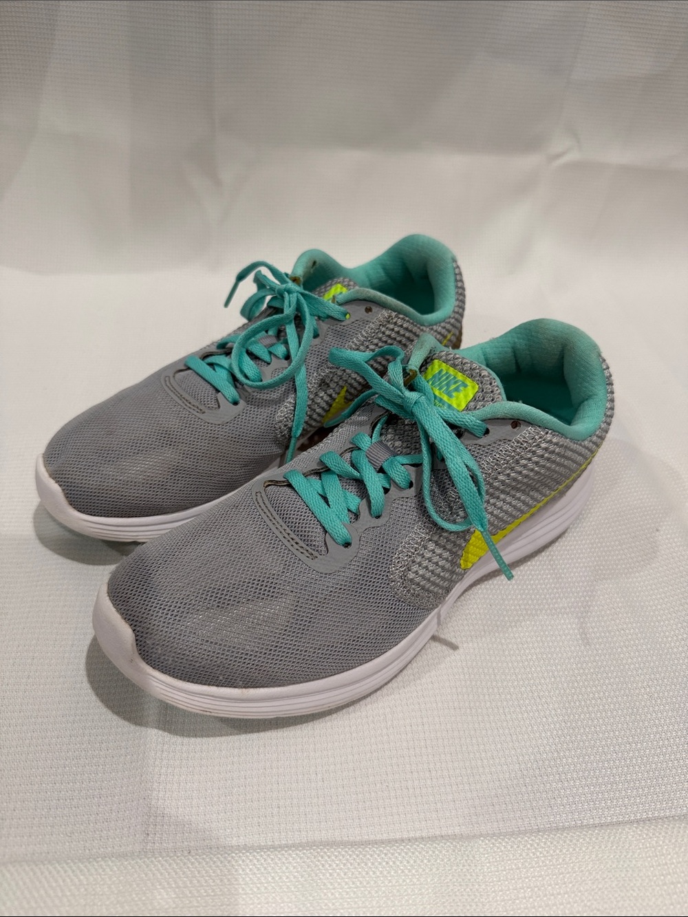 Nike Revolution 3 Running Shoes Women’s size 7.